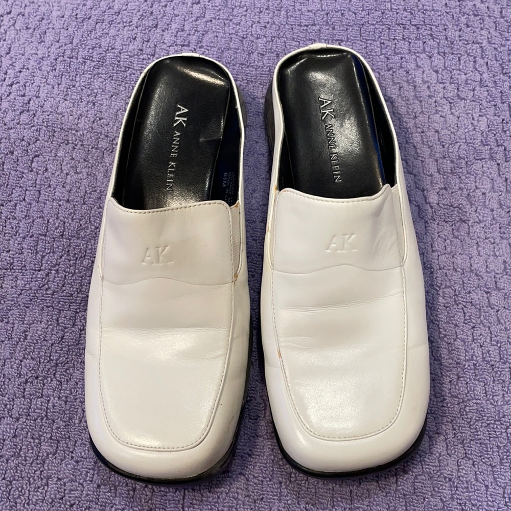 Anne Klein white Mules